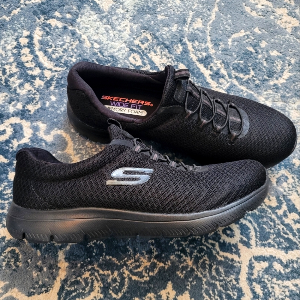 NWOT Sketchers Slip on Running Shoe Wide Fit